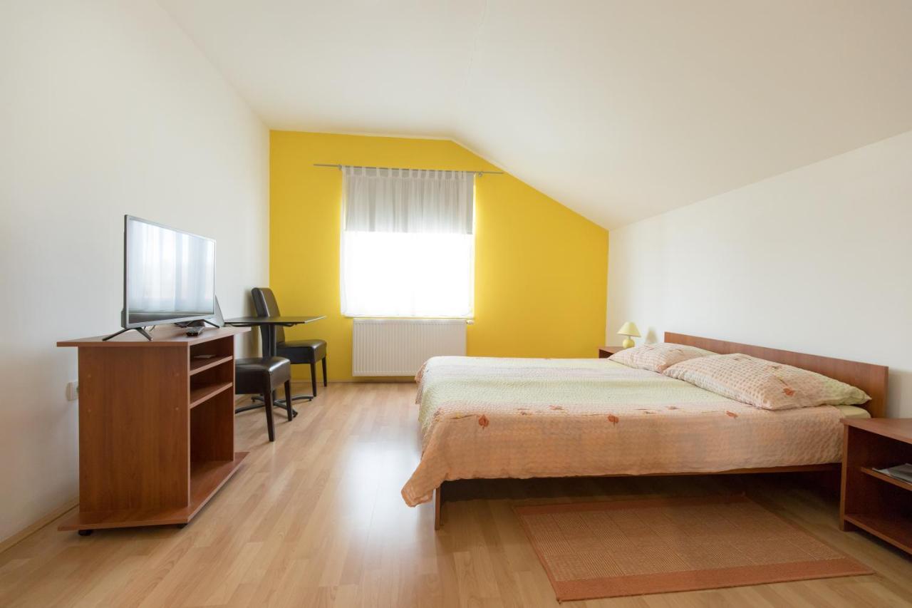 Guesthouse Capistro Bilje Ngoại thất bức ảnh