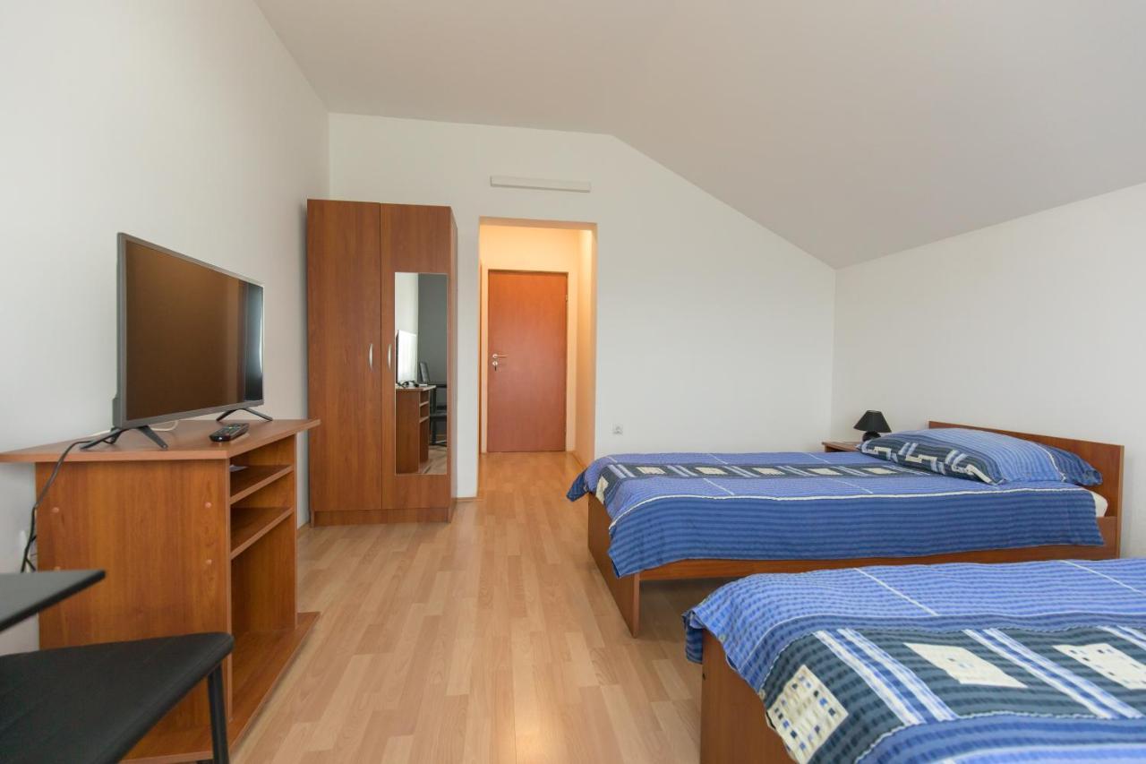 Guesthouse Capistro Bilje Ngoại thất bức ảnh