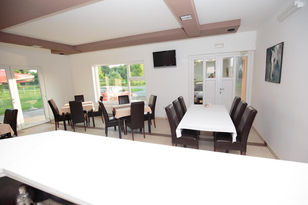 Guesthouse Capistro Bilje Ngoại thất bức ảnh