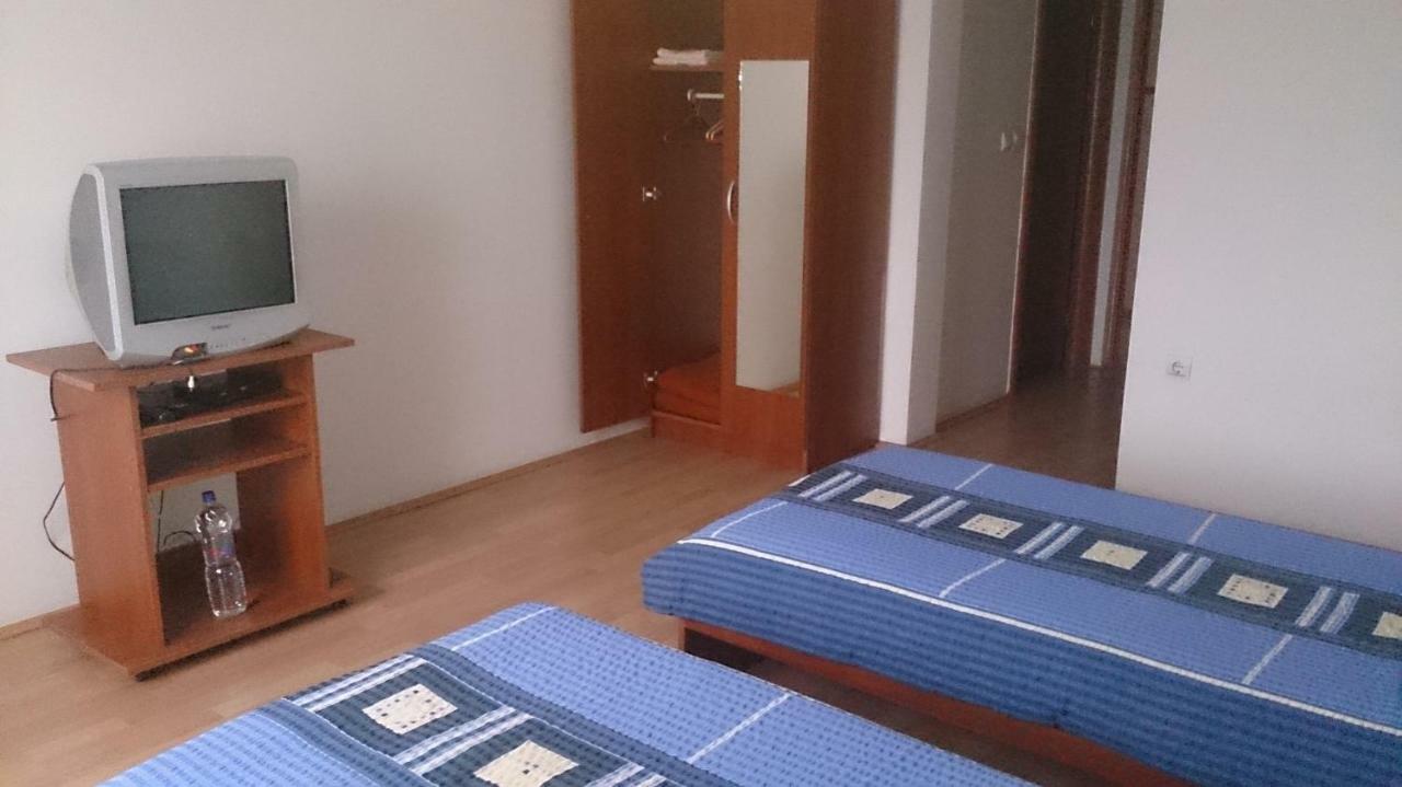 Guesthouse Capistro Bilje Ngoại thất bức ảnh