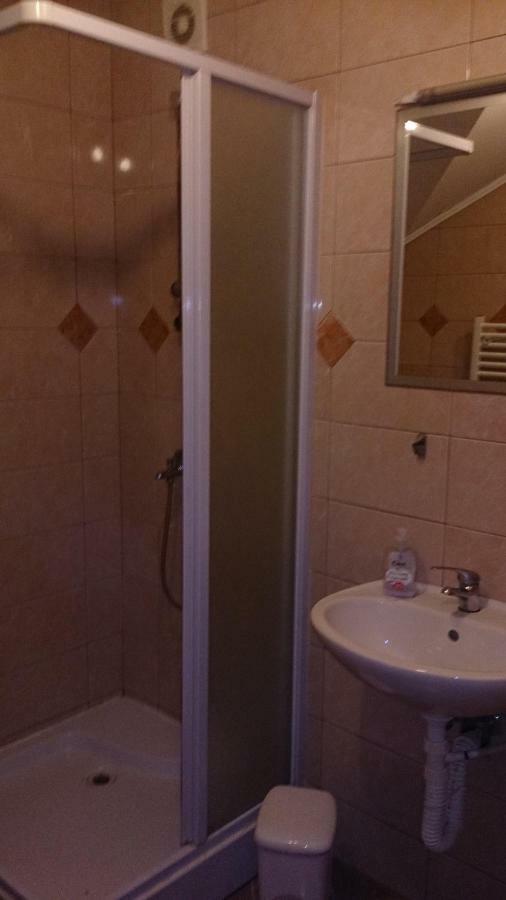 Guesthouse Capistro Bilje Ngoại thất bức ảnh
