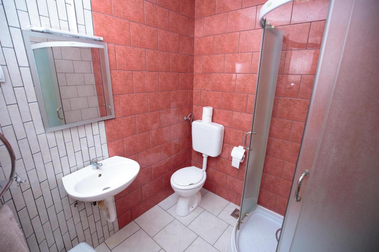 Guesthouse Capistro Bilje Ngoại thất bức ảnh